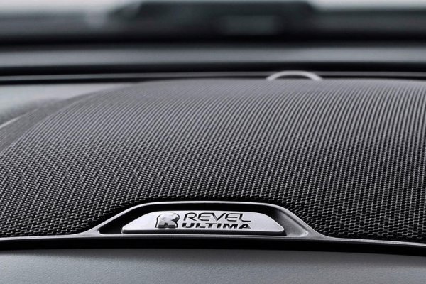 Още една американска компания, която заедно с британската Bowers & Wilkins, е най-младата в този списък. Основана е през 1996 година, също е част от Harman International Industries и подобно на Mark Levinson е базирана в Кънектикът. Партнира си изключително с Lincoln Motor Company.