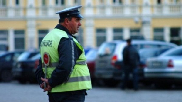 Затягат се (отново) наказанията за превишена скорост. При над 40 км/ч превишение в населено място, освен 600-те лева глоба вече ще се отнема и книжката за срок от два месеца.
Същото важи и при над 50 км/ч превишение извън населено място. 
Когато превишаването на скоростта е "системно" (тоест се случва за пореден път), наказанието е троен размер глоба и 6 месеца без книжка. 
