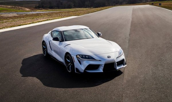 Очарованието на името и интелигентно калибрираната спортна мощ на текущата версия на A90 написаха нови страници в историята епичната Supra, която в последното си поколение разчита на 340 к.с. и задно предаване. Колата с тегло 1,4 тона и дължина 4380 мм беше представена в Детройт през 2019 г., като всъщност представлява &bdquo;маскирано&rdquo; BMW Z4. 

Японците взеха от германците бензиновите двигатели, които работят с 8-степенна автоматични трансмисии и активен диференциал с планетарни усилващи предавки. Единият мотор е 2-литров (две нива на мощност - 197 и 258 к.с.), а другият &ndash; 3,0-литров с мощност 340 к.с. Стартовата цена на Supra е 54 950 евро. 