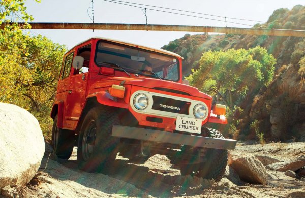 Третото поколение на Land Cruiser става истински бестселър заради качествата и издръжливостта си, като остава на пазара цели 24 години. Много от произведените екземпляри от Серия 40 все още могат да се срещнат по пътищата (и извън тях).