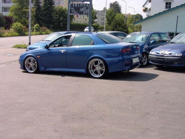 Тунингована Alfa Romeo 156 с джанти от Leon Hardiritt 