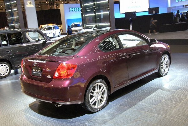 Scion tC, дъщерната марка на Toyota Scion набира популярност в Щатите, а оснавната й целева група са по-младите купувачи