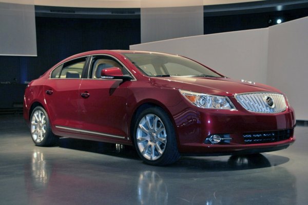 Кадри от премиерата на Buick LaCrosse в Детройт 