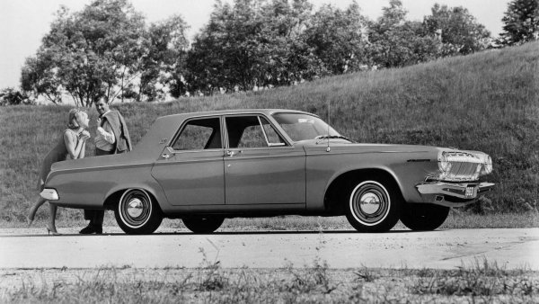 Тук започва най-смразяващата част от легендата, защото трите коли, преминали в частни ръце, причиняват серия от още по-странни смъртни случаи, които възлизат на няколко десетки. Твърди се, че една от колите, наречена "Златен орел", причинява смъртта на няколко животни и хора поради странни неизправности и дори води до самоубийство на един от последните й собственици. Последният в момента държи автомобила в градината си, скрит от хорските погледи. Твърди се, че именно този Dodge 330 и легендата за него вдъхновява Стивън Кинг за написването на романа "Кристин", който също така е екранизиран, като основният персонаж е моделът Plymouth Fury.
