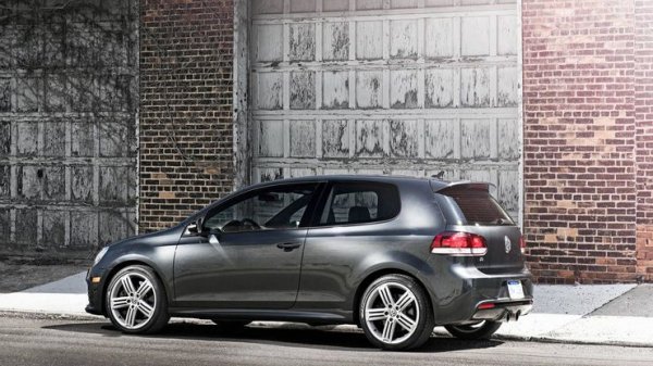 Някои хора твърдят, че на същата цена можете да получите Subaru WRX STI, което е по-бързо, по-мощно и според мнозина изглежда по-добре. Всичко е въпрос на вкус.