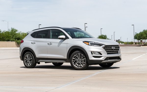 Според резултатите от проучването най-надеждният корейски кросоувър е Hyundai Tucson (2018). В САЩ тази кола е много популярна и е на второ място след Palisade в моделната гама на марката, но я надминава по надеждност. Tucson също не е скъп за поддръжка (поне в Америка). Проблемните зони на кросоувъра са спирачната система и електричеството.
