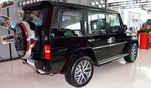 Що се отнася до техническата част, построеният на рамна конструкция SUV се предлага с 2,3-литров бензинов двигател с компресор, произведен по лиценз на SAAB, който развива 250 к.с., както и с V6 мотор с 280 к.с. И двата двигателя работят в тандем с 6-степенна автоматична трансмисия и система за задвижване на четирите колела, която може да се изключва.