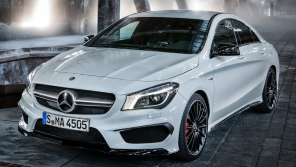 Двигателят M133 даде сериозна мощност на предишното поколение на Mercedes A 45 AMG, CLA 45 AMG и GLA 45 AMG. Първоначално моторът развиваше 360 к.с. и 450 Нм въртящ момент, но през 2015 г. беше усъвършенстван и достигна 381 к.с. и 475 Нм, което го превърна в един най-мощните 2,0-литров агрегати на света. Благодарение на него версията A 45 AMG успява да ускори от 0 до 100 км/ч за 4,2 секунди.

Базиран на двигателя M270 (той все още се използва при някои по-малко мощни модели), моторът беше подложен на сериозна преработка от спортното подразделение на Mercedes. Наред с други подобрение агрегатът получи нова охладителна система, взета от двигателя 6.2 V8 на SLS AMG.