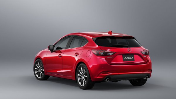 Обновената Mazda3 (Axela) за пазара на Япония