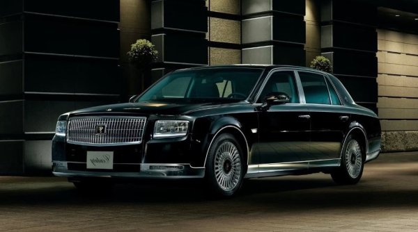 Toyota Century е забележителна гама от луксозни автомобили и лимузини, известни като символ на елегантност и изтънченост в японския автомобилен свят. В рамките на островната страна той гордо служи като флагмански автомобил на марката. Името Century не е случайно и е свързано с важен момент - 100-годишнината от рождението на Сакичи Тойода, основателят на Toyota Industries.

Една от най-отличителните характеристики на Toyota Century е нейната престижна клиентела. Това необикновено превозно средство е поверено за използване от императорския дом на Япония, министър-председателя на Япония, висши правителствени ръководители, бизнесмени и дори от самия император.

Отвъд знаменития си статус, Toyota Century може да се похвали със значителна конструкция, тежаща  2367 кг. Под масивната му каросерия се крие също толкова мощен 5,0-литров V8 двигател, способен да осигури 425 конски сили. 
