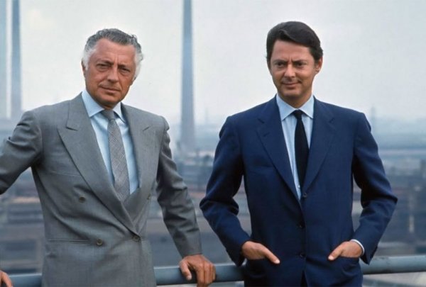 "Можеш да направиш всичко друго, но не и да изоставиш семейството си"
На снимката е с малкия си брат Умберто Аниели
