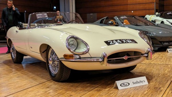 1961 Jaguar E-Type Series 1 3.8-Litre Roadster