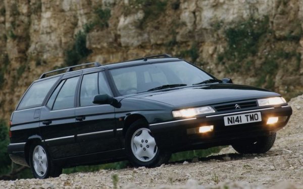 Този модел е по-сложен като технически компоненти и съответно изисква редовна и по-скъпа поддръжка, така че трябва да сте готови за това. Комбито XM се появи през 1991 г., като освен с голям обем привлича и с хидро-пневматичното окачване, което е от голяма полза за пътуващите на дълги разстояния. Двата турбодизела - 2,1 и 2,5 са идеални за автомобила, докато 2,0-литровият бензинов мотор не е за препоръчване.
