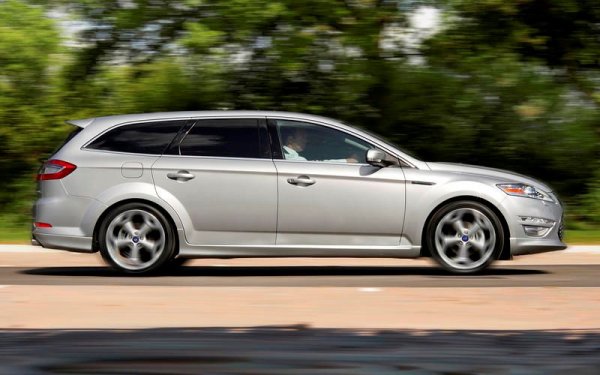 Тази сума не е много за автомобил, който е в крак с технологиите и опциите, а също така предлага и достатъчно пространство. Четвъртото поколение на Mondeo предлага и изчистен дизайн, а не е за пренебрегване и богатият избор от двигатели. Препоръчваме 2,0-литровия турбодизел със 163 к.с., който в съчетание с 6-степенна механична кутия предлага приличен разход на гориво. Слабото място са елементите от кормилното управление, които е хубаво да проверите.
