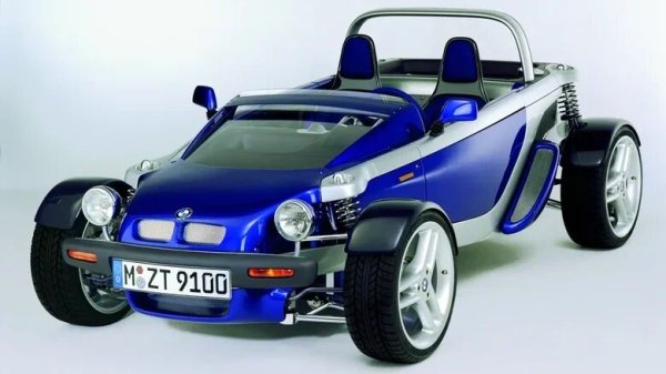 Just 4/2 е минималистичен двуместен автомобил, създаден от BMW Technik за чисто удоволствие от шофирането. Той разполага с 4-цилиндров двигател с 100 к.с., почти никакво оборудване и дори няма предно стъкло. Концепцията очевидно следва философията на Caterham Seven и Lotus Seven.

Въпреки че прототипът е напълно законен за движение по пътищата и има функционален интериор, BMW не вижда достатъчно голям пазар за подобен автомобил. Така Just 4/2 остава поредният любопитен проект, изпратен в архивите.
