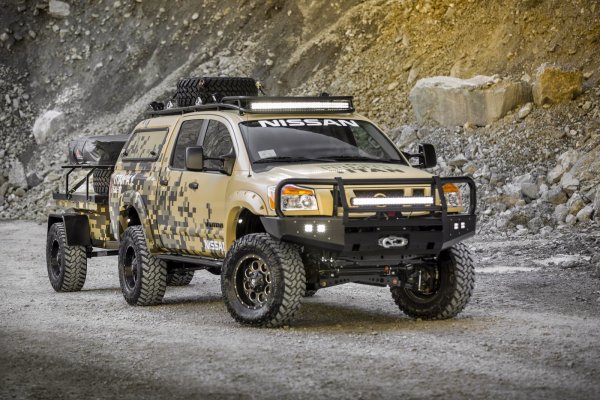 Nissan Project Titan - базиран на Titan Crew Cab PRO-4X уникален модел, създаден след анкета във Facebook