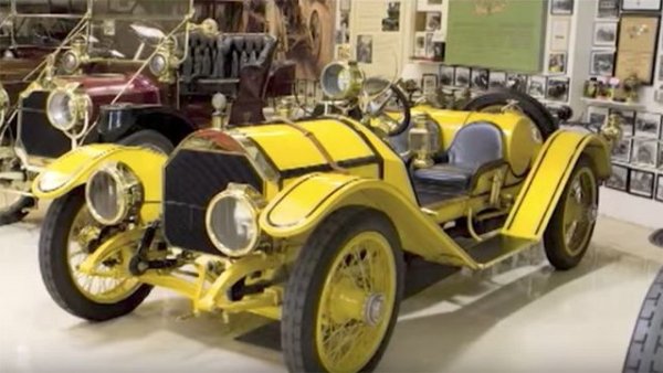 Компанията Mercer разчита на блестящия инженер Фердинанд Рьоблинг, сина на строителя на Бруклинския мост, за да предложи някои от най-бързите състезателни машини на онази епоха. Type-35R Raceabout развива до 140 км/ч - шокиращо много за 10-те години на ХХ век, и през 1911 печели пет от шестте състезания, в които участва.
