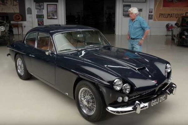 Лено си признава, че по принцип си търсел Aston Martin DB5, прочутата кола на Джеймс Бонд, когато попаднал на този Jensen C-V8. По-бърз и по-надежден от астъна, C-V8 има двигател от Chrysler и според Джей е "идеалната комбинация от британски стил и американска мощност". Само 500 са били произведени, до една на ръка. И Шон Конъри е имал една в истинския живот, така че и връзката с Бонд е налице. 
