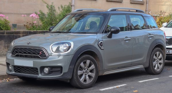 MINI Countryman може да съперничи на Dacia Duster като малък SUV с луксозни характеристики. За целта прегответе поне 15500 евро.

Предлага се с бензинов двигател и автоматична скоростна кутия, но има и дизелова версия. Страхотен е за шофиране, независимо дали сте в града или карате по работа на село.