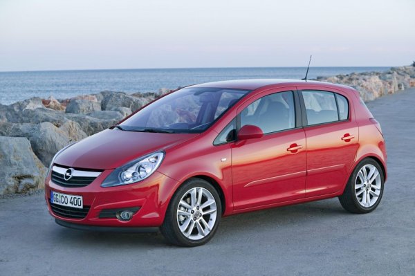 В тази статистика са добавени и 16 бройки Vauxhall Corsa - напълно идентични, само че с десен волан. Новите коли са 90, включително и четири електрически Corsa E.
