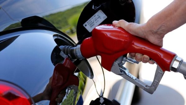 Основният бензин, препоръчван този двигател е A-98. Много от собствениците, по една или друга причина, сипват на колите си A-95. Използването на гориво с по-ниско октаново число обаче не може да предотврати разрушаването на части на мотовилката и буталната група. Затова презд топлия сезон се препоръчва зареждането с A-98. През зимата може да се използва А-95, но само от бензиностанции от реномирани вериги.