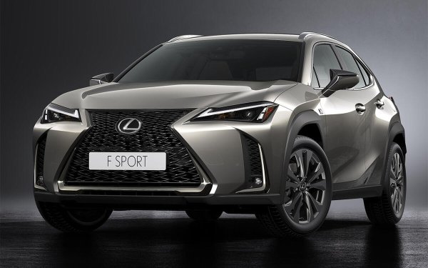 Засегнати модели: 7
На практика всички модели, предлагани от Lexus в Европа, бяха обект на сервизни акции. Електрически проблем с ECU доведе до изтегляне на UX (на снимката), докато проблем със софтуера на предната камера отзова NX. Корпусите на камерите пропускаха вода, заради което имаше и отделна акция за UX и RZ, NX и RX, LX600/500D, LS500/500H и ES.
Освен това LX600 беше извикан обратно поради проблем с лагера на коляновия вал, NX и RX - поради дефектен имобилайзер, а отделвни серии от RX300 и NX300, произведени между 2018-22, бяха изтеглени поради проблем с горивната помпа.
