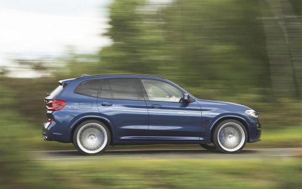 Засегнати модели: 5
XD3 (2016-24, на снимката) беше изтеглен два пъти заради дефектни винтове, държащи задните релси за закрепване в багажника, които биха могли да се отделят в случай на инцидент. Коригиращите мерки при първото изтегляне обаче бяха неуспешни, така че беше издадена втора сервизна акция. 
Различни други модели също неизбежно бяха повлияни от проблеми, споделени с техните колеги от BMW, за които можете да прочетете малко по-нататък. 
