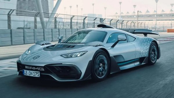 Цена: 2,7 милиона долара
1063 конски сили 
Максимална скорост: 352 км/ч 
0-96 км/ч:  2,9 секунди

Mercedes-AMG One е едно от малкото превозни средства, навлизащи в нов клас хиперколи: хибридни задвижвания от Формула 1 на улицата. В случая на Mercedes това означава миниатюрен 1,6-литров V-6 двигател с турбокомпресор, вмъкнат в сложна хибридна система, осигуряваща 1063 конски сили. Компанията не е публикувала данни за въртящия момент, позовавайки се на сложността на електрифицираното задвижване, но ще предположим, че е колосален. Ще бъдат произведени само 275 бройки на цена от 2,7 милиона долара. Поне четири са вече в България. 

