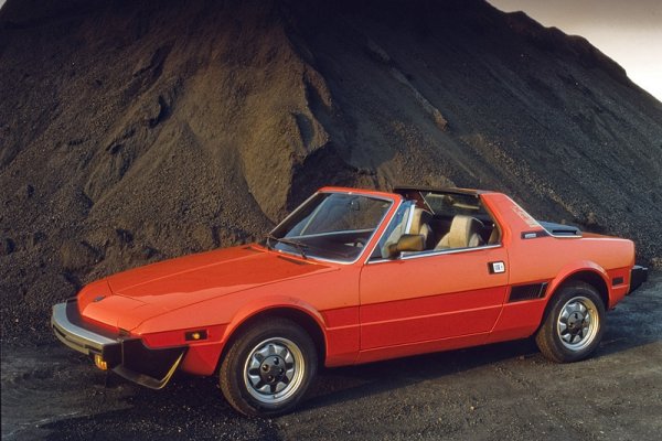 Топ-версията на този модел е оборудвана с 1,5-литров агрегат с мощност 110 к.с., който превръща този модел в истински снаряд на пътя. Има обаче и модификация, при която двигателят е атмосферен и предлага 85 к.с. Тя също се представя доста добре.
