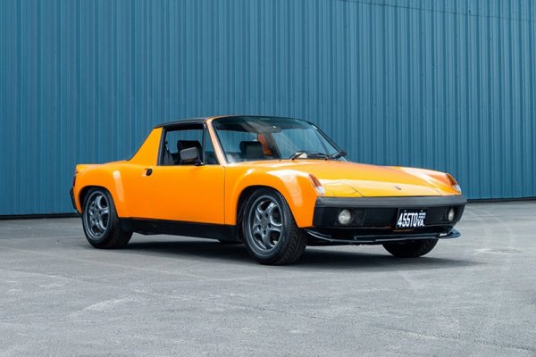 Това е съвместен проект на  Volkswagen и Porsche. В края на 60-те години двете марки се нуждаят от обновяване на моделната си гама и пътищата им се пресичат именно при 914, след което отново се разделят. Повечето 4-цилиндрови двигатели за модела са с мощност под 100 к.с.
