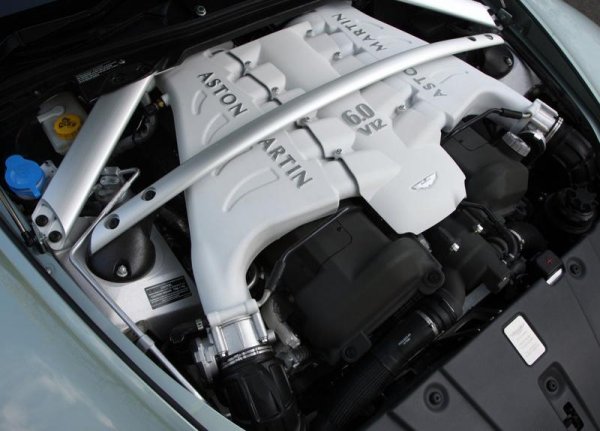 Aston Martin V12 Vantage 2010