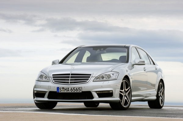Mercedes AMG S65 2010
