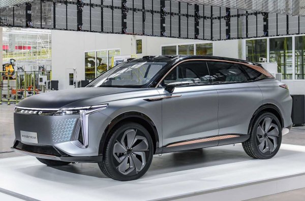 Премиум подмарката на Chery показа новия си кросоувър. Автомобилът ще получи две версии. 