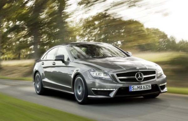 Премиерата на второто поколение модел CLS се състоя през октомври същата 2010 г. на автомобилното изложение в Париж. Дизайнът на производствения модел с индекс C218 е вдъхновен от външния вид на концептуалния автомобил Mercedes-Benz F800 Style, който беше показан няколко месеца по-рано на салона в Женева -запазени са познатите пропорции и силует, но екстериорните детайли са проектирани в нов начин, който предвещава промяна в корпоративния стил на автомобилите на немската марка. И серийният CLS в крайна сметка се оказа по-красив.