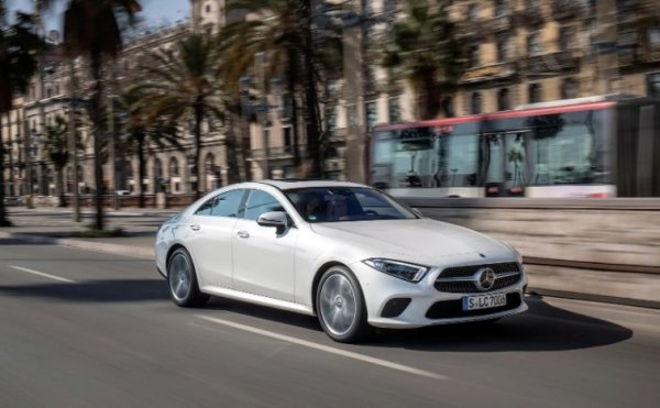 Третото поколение (C257), което традиционно запазва връзката си с E-Class, беше анонсирано още през ноември 2017 г. - колата запази познатия формат на купе с четири врати, но комбито Shooting Brake беше изключено от семейството. Но новият CLS не успя да направи сензация, тъй като елементите на екстериорния дизайн, които преди това бяха използвани в дизайна на по-младия хечбек с предно предаване на A-Class, бяха твърде поразителни.