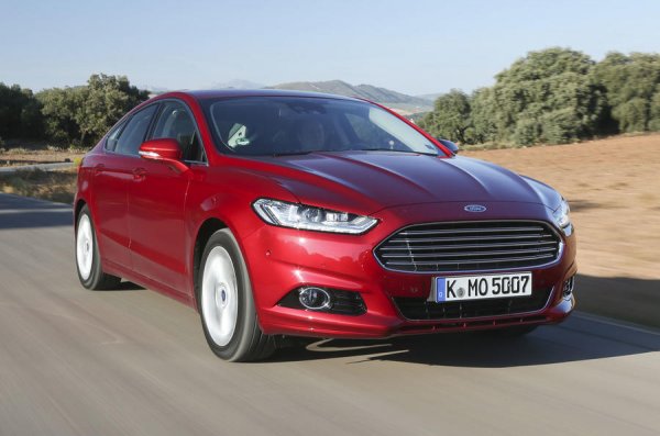 Дълго време Mondeo беше едно от най-популярните предложения в този клас, като се утвърди на пазара благодарение на надеждността и здравината си. През последните години обаче той изгуби позициите си, като това се отнася основно за бензиновите версии, оборудвани с двигателите EcoBoost. Към неособено високата надеждност на тези агрегати трябва да се добави и фактът, че Mondeo е доста скъп модел, а като оборудване определено отстъпва на основните си конкуренти.