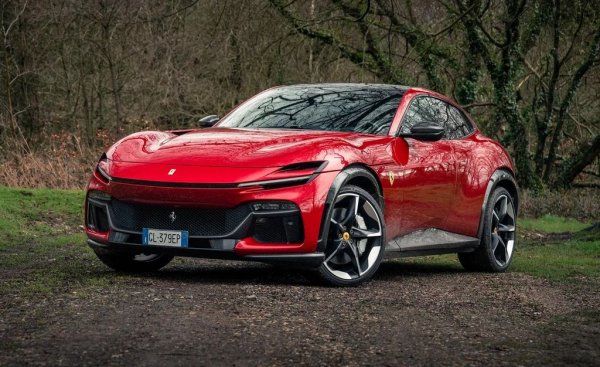 Цена:  380 000 евро
Бяхме напълно убедени, че първите бройки от първия SUV на Ferrari няма да закъснеят да се появят и у нас. Така и стана - всъщност до ноември вече има пет регистрирани Purosangue, и знаем за още две, които се очакват всеки момент. С 6.5-литров V12 и 725 конски сили, това нещо е преди всичко Ferrari и чак после - SUV.
