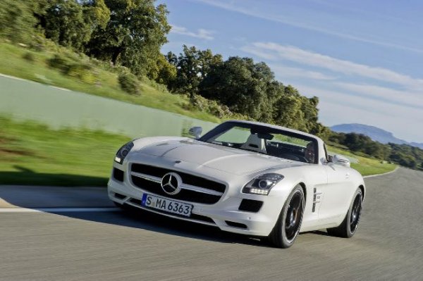  Mercedes-Benz SLS AMG Roadster