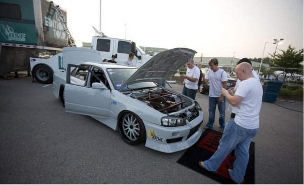 Тунинг изложението HIN Night Shift в Северна Калифорния