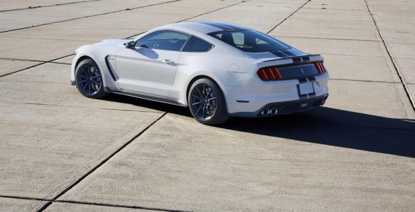 Ford Shelby GT350 Mustang 