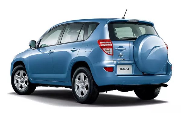 При RAV4 почти няма работа за електротехници - всичко е надеждно и почти вечно. В редки случаи след 150,000 км се налага ремонт на генератора