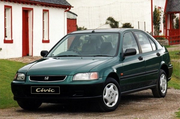 Ако съпоставим новия Jazz с един от роднините от недалечното минало - Honda Civic от 6-ото поколение на модела, ще открием доста близки размери като дължина. В случая тя е 4178 мм. А Civic е разположен в сегмент C.