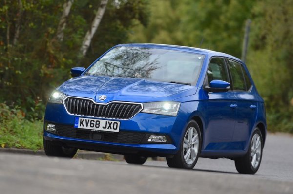 Това поколение на Skoda Fabia е на път да изчезне от автосалоните, тъй като на пазара вече е и новото, но това си остава една от най-добрите покупки в този сегмент. Сега тя придобива още по-голям смисъл, защото може да бъде взета на по-ниска цена.

Практичността е едно от най-големите предимства на Fabia, която предлага място за четирима възрастни и голям багажник и така печели предимство пред конкуренти като Ford Fiesta и Suzuki Swift. 
