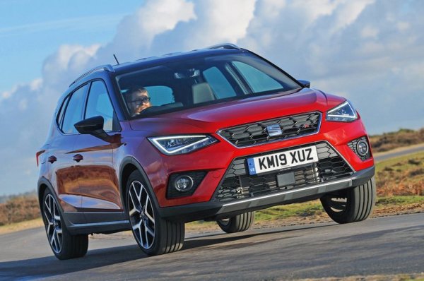 Малкият SUV на испанския проиводител е отлично попадение, като ще ви даде дори повече, отколкото очаквате. Той е изграден на базата на отличния хечбек Ibiza и едно от най-дорите предложения в сегмента, тъй като е по-първаг и по-забавен за шофиране от повечето си връстници, включително Renault Captur и Volkswagen T-Cross, и е по-удобен от Mini Countryman.

Всичките му опции за двигатели са силни, но избор ни пада върху бензиновия 1.0 TSI 95, който е достатъчно задоволителен за нуждите на повечето хора, но и също така е пестелив, като помага да се поддържат ниски експлоатационни разходи.
