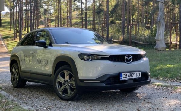 Още по-голям ръст отчита друга японска марка - Mazda, с над 63% покачване на резултата спрямо 2020. Пазарният дял е 1.87% - един от най-високите за компанията от Хирошима в цяла Европа. 

Най-продаваните модели:
CX-5 - 183
CX-30 - 128
Mazda 6 - 77
Mazda 3 - 55
Mazda CX-3 - 36

Други: Mazda 2 - 30, MX-30 - 28, MX-5 - 6
