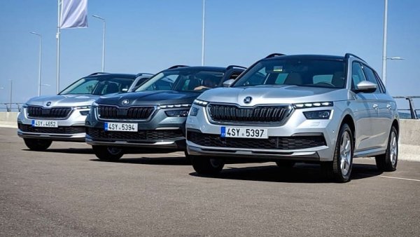 Втората марка от групата на VW, която отчита спад у нас тази година (15%). Eдното обяснение е в затрудненията с доставките. Второто - че в началото на 2020 резултатите на марката бяха сериозно "напомпани" от една по-голяма корпоративна сделка. Пазарният дял на Skoda e 7.45%. 

Най-продаваните модели:
Octavia - 682
Superb - 376
Scala - 253
Fabia - 215
Karoq - 208
Kamiq - 208

Други: Kodiaq - 197, Eniaq - 21
