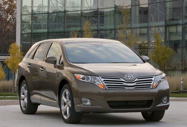 Първото поколение Venza се произвежда от 2009 до 2015 г., преди Toyota да свали автомобила от конвейера. Сега името се възражда за нов модел, който ще излезе догодина, като феновете на марката се надяват, че той ще избегне проблемите на предшественика си.