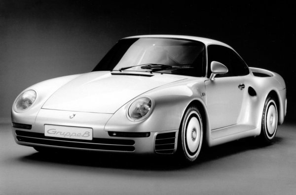 В началото на 80-те години Колани участва в разработването на екстериора на новото състезателно Porsche, което е проектирано за ралитата от група B. Работата в Porsche ограничава въображението на Колани: от него искат бързо да създаде разпознаваема форма в корпоративен стил, без да излиза от технологичните граници. Дизайнерът обаче успява да се справи със задачата: суперавтомобилът получи оригинално тяло с плавни контури и отличен аеродинамичен коефициент на аеродинамично съпротивление Cx = 0,31.