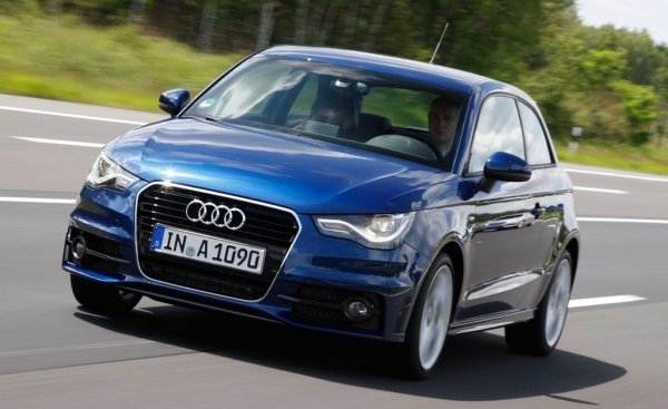 Среден процент проблеми: 24,4%
Среден пробег: 134,000 км
Най-малкото Audi се оказа пазарен неуспех - най-вече защото се появи в разгара на влошаващата се SUV мания. Но ако егото ви може да преглътне ниската позиция на седене, това е много приятен автомобил - на платформата на VW Polo, но със забележими разлики в качеството на сглобката и на интериора. И тук най-сериозните проблеми са свързани със злополучните бензинови турбомотори от семейството ЕА 111 - 1.2 и 1.4 TFSI, при които не са рядкост разтегнати и прескочили ангренажни вериги. Audi реши проблема през 2015, като просто се върна към ремъците. При най-мощните версии има доста доклади за повреди в автоматика с двоен съединител. 
