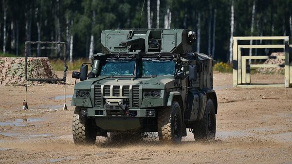 Дебютирал преди година, бронираният автомобил за десантните войски е на същата платформа от КАМАЗ като ПВО. Отличава се най-вече по монтирания отгоре дистанционно управляем боен модул 32В01. Той включва 30-милиметрово автоматично оръдие с боекомплект с 300 снаряда - 200 осколочно-фугасно-запалителни и 100 трасиращи бронебойни, и освен това 7.62-милиметрова картечница с 1000 патрона. 
